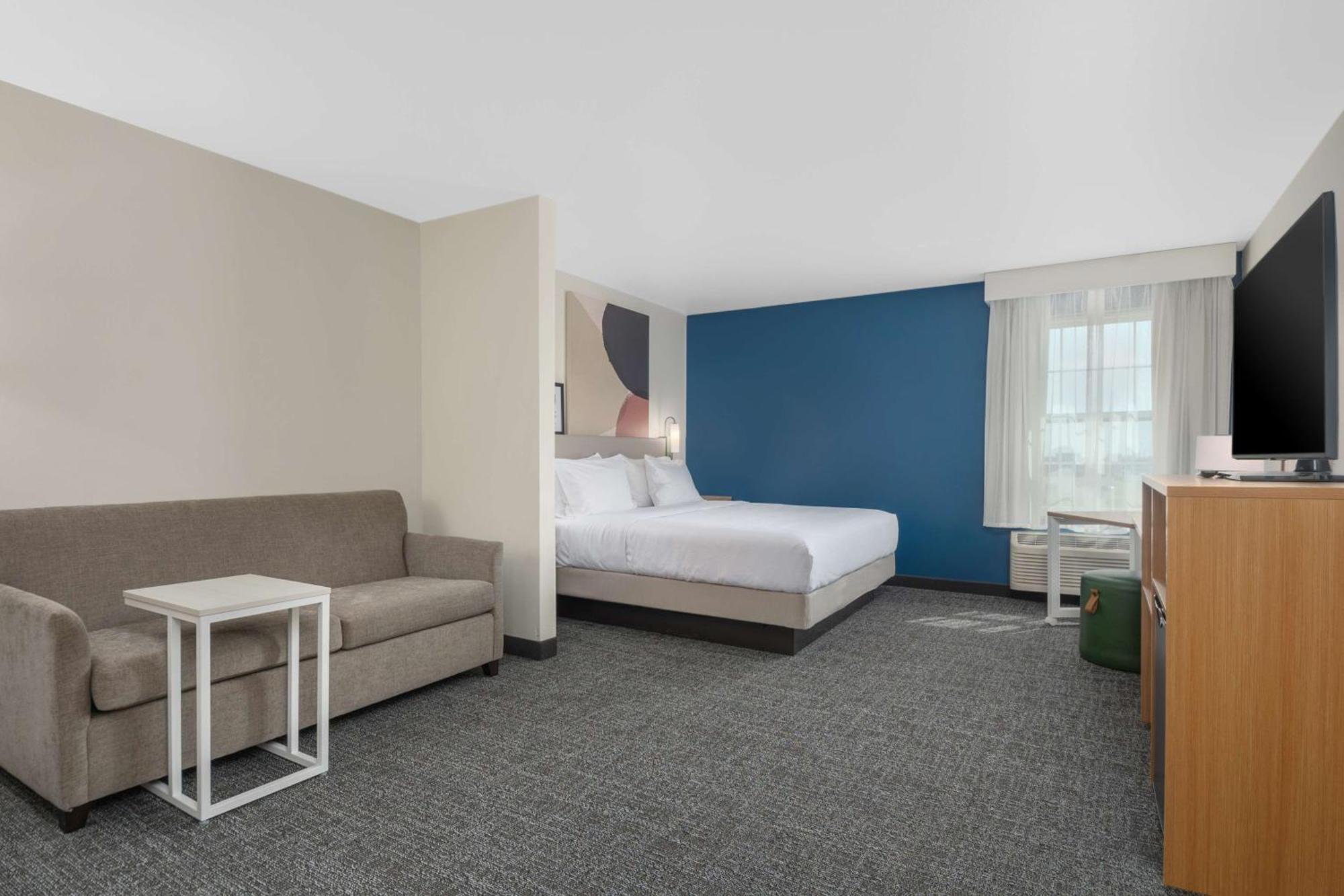 Spark By Hilton 2* Minot